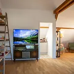 Апартаменты Rooftop Arts&crafts Apartment, Zentral Und Ruhig, 3 Dachterrassen Аугсбург
