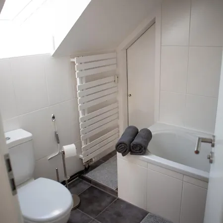 Apartament Rooftop Arts&crafts Apartment, Zentral Und Ruhig, 3 Dachterrassen